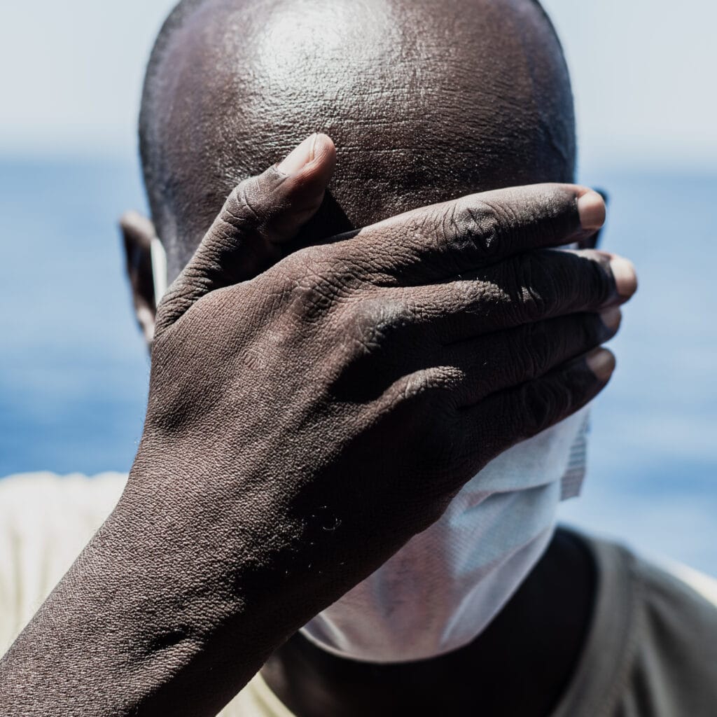 [TÉMOIGNAGE] Moustady, rescapé secouru par l'Ocean Viking : « En Libye, un noir, c'est de l'argent. » SOS Méditerranée